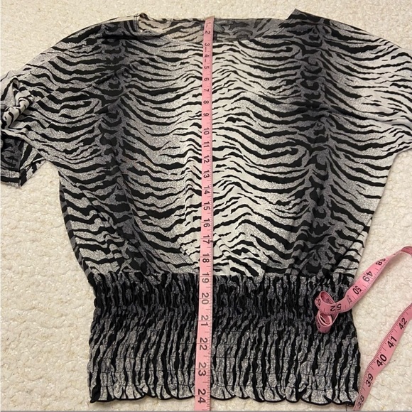 🔥Isabella Rodriguez🔥women’s blouse EUC - Picture 6 of 10